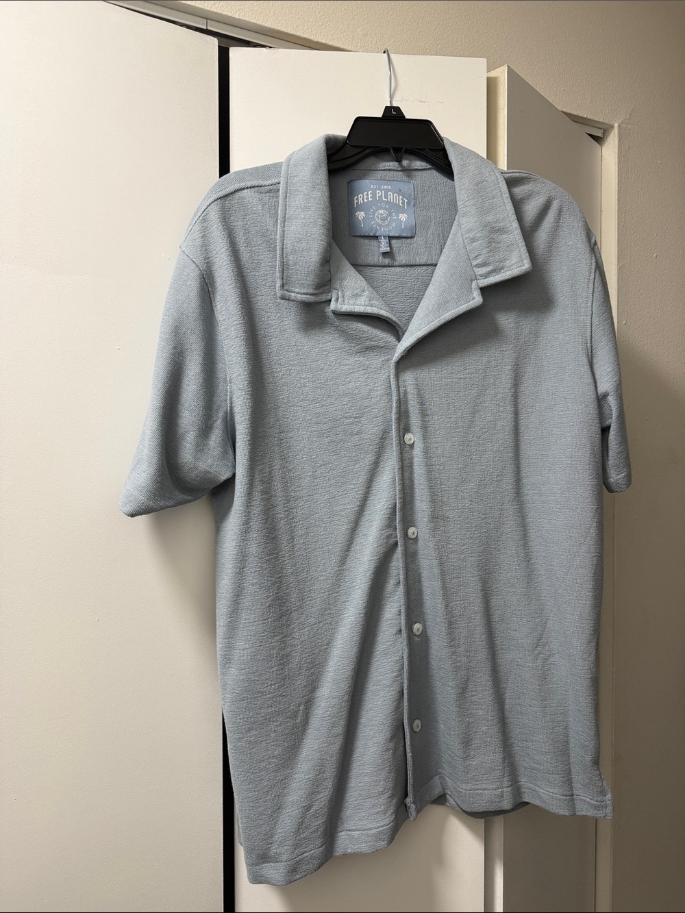 Free Planet Men's Light Blue Short-Sleeve Button Shirt